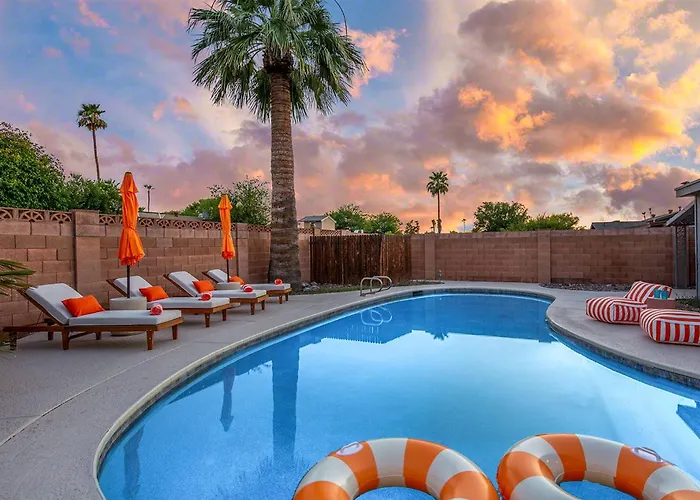 Holiday home Disco Jungle With Fire Pit+poolside Tv+yard Games