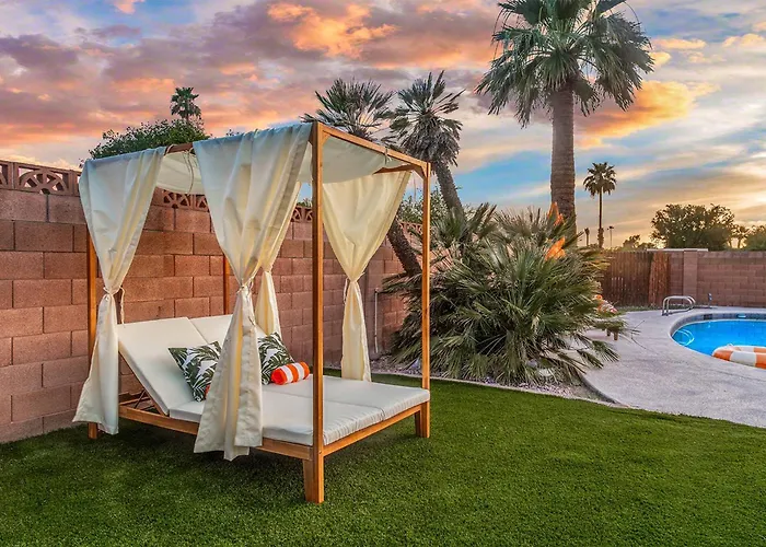 Holiday home Disco Jungle With Fire Pit+poolside Tv+yard Games Phoenix